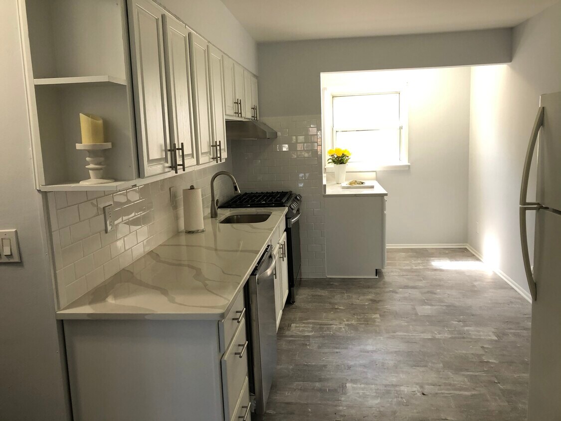 Kitchen - 142 N 14th St