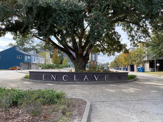 Foto del edificio - 114 Winged Elm Ln