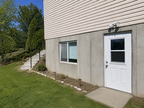 Building Photo - 1506 N 2200 W