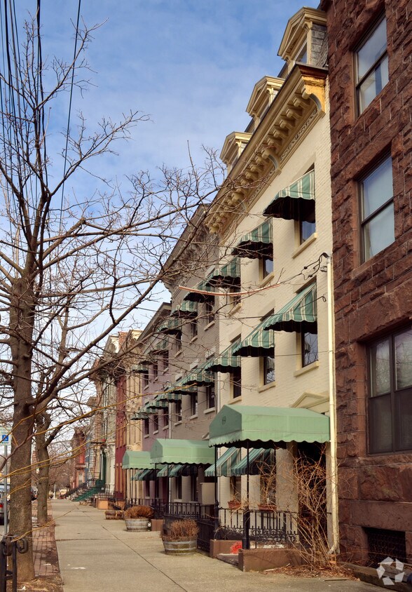 Building Photo - 73 Ten Broeck St