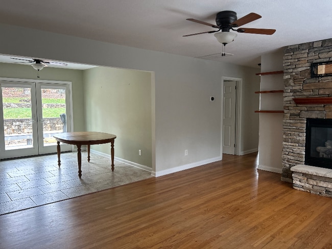 Foto del edificio - 2494 Riceville Rd