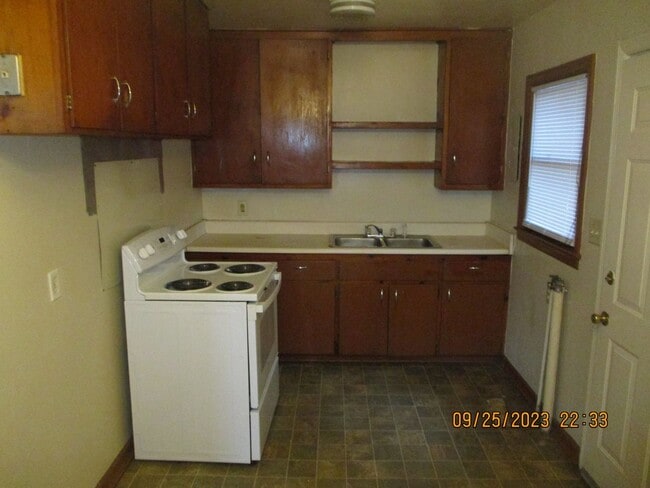 Building Photo - 1813 W Gordon Ave