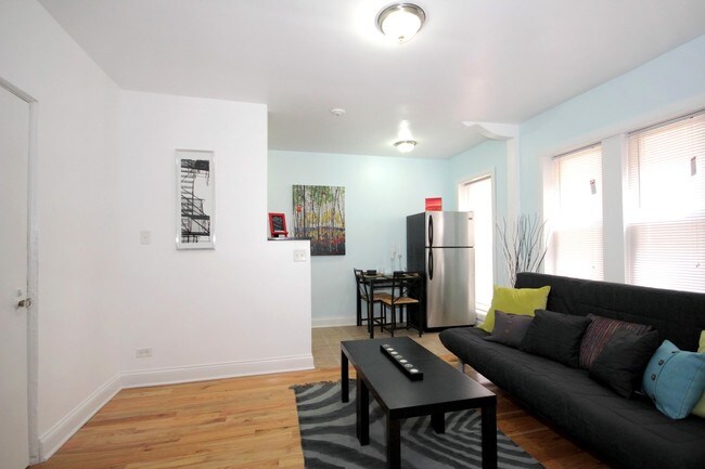 Building Photo - 1332 W Hood Ave