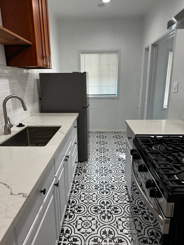 Foto del edificio - 216 E Valencia Ave