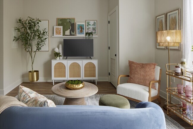 Estudio LUXLRb (1) - Foundry Flats