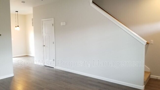 Foto del edificio - 1080 NW Redwood Ave