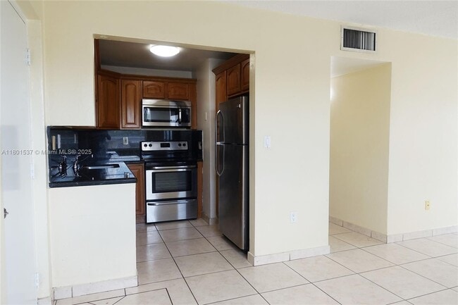 Building Photo - 495 NW 72nd Ave