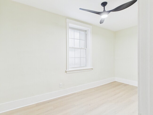 Foto del edificio - 1541 W Barry Ave