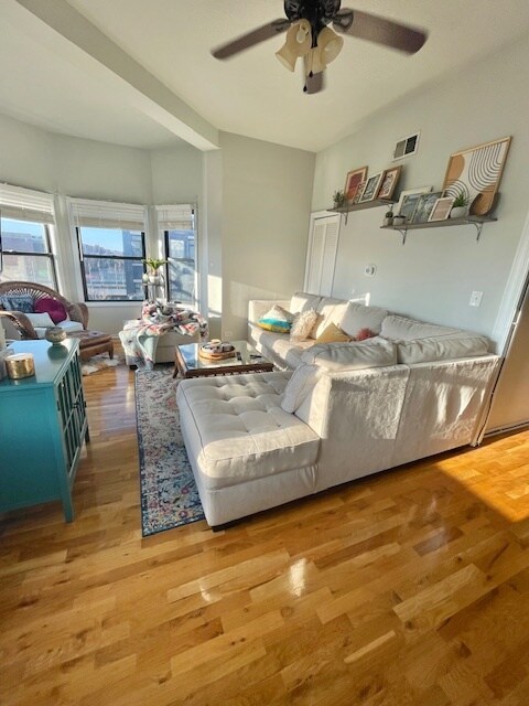 Foto del edificio - 3359 N Southport Ave