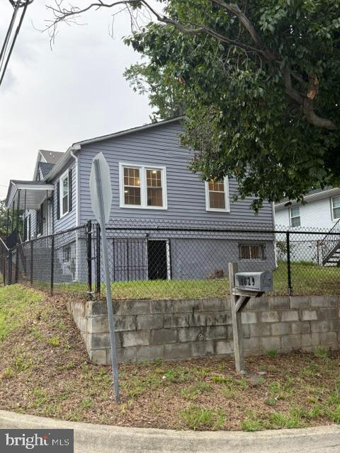 Building Photo - 1629 Quarter Ave