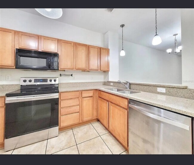 Building Photo - 2508 SW 35th Pl