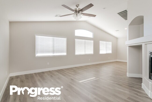 Building Photo - 7243 Twin Maples Ct