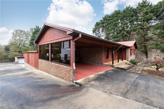 Building Photo - 216 Thomas Cir