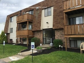 Building Photo - 136 Fox Hill Ln