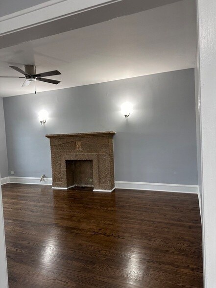 Foto del edificio - 3029 N Austin Ave