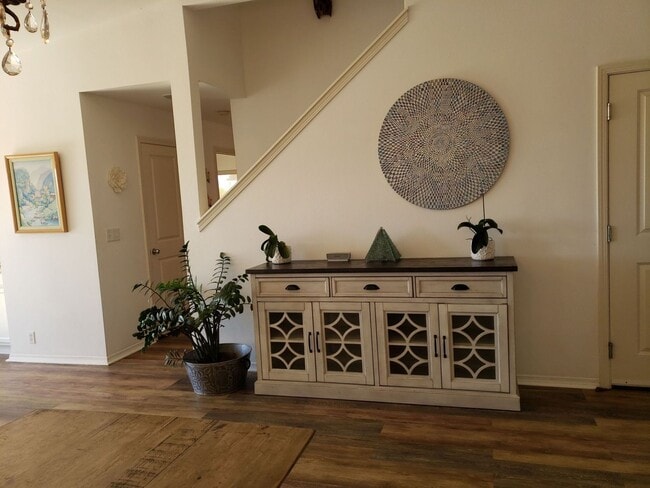 Building Photo - 3 BD. 2.5BA. + bonus office -  BEAUTIFULLY...