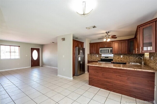 Foto del edificio - 18300 SW 153rd Ct