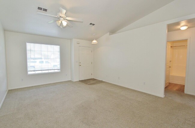 Building Photo - 3721 Pierre Ave