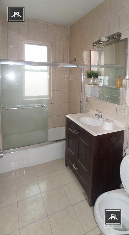 Building Photo - 5 bedroom in Brookline MA 02446