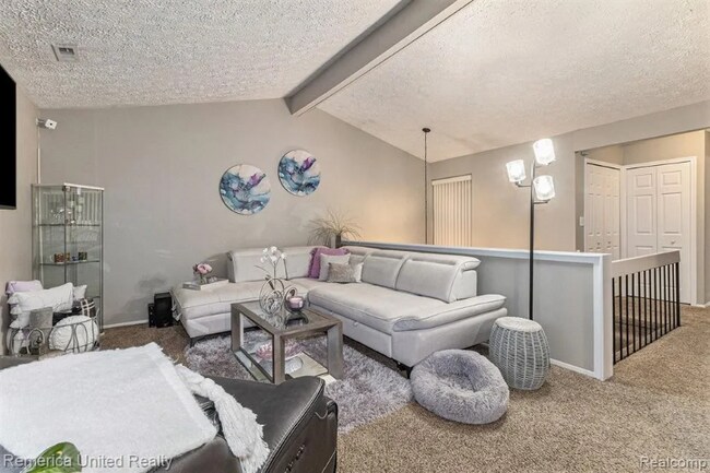 Foto del edificio - 24333 Evergreen Rd