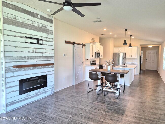 Foto del edificio - 2537 Oak Stream Dr