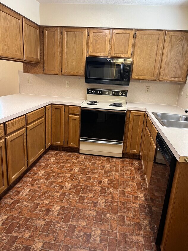 Cocina - 590 N Woodruff Ave