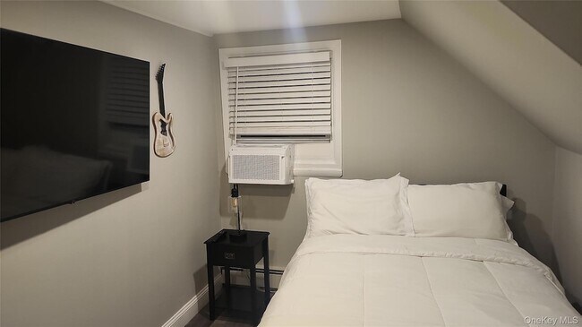 Foto del edificio - 1530 Herzel Blvd