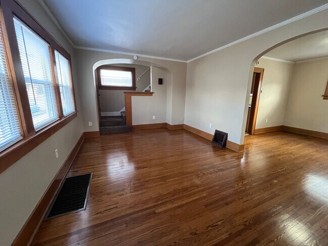Building Photo - 4201 S Wayne Ave - Three Bedroom, 1.5 Bath...
