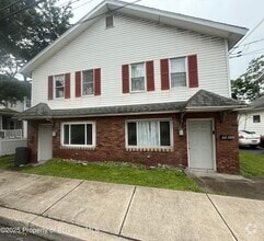 Building Photo - 450 N Main St