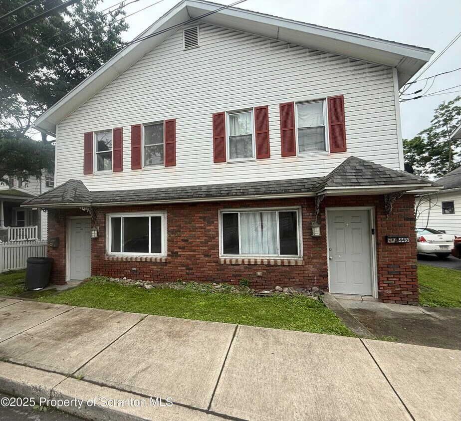 Foto principal - 450 N Main St