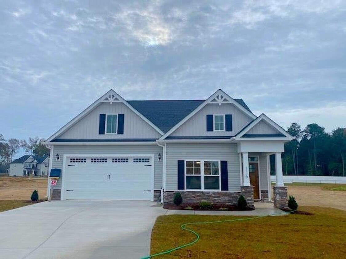 Primary Photo - SPACIOUS 4 Bedroom | 2.5 Bathroom in Stone...