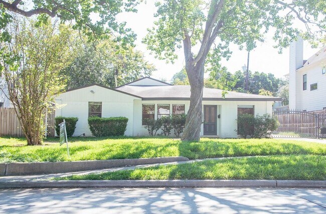 Building Photo - 3615 Gramercy St