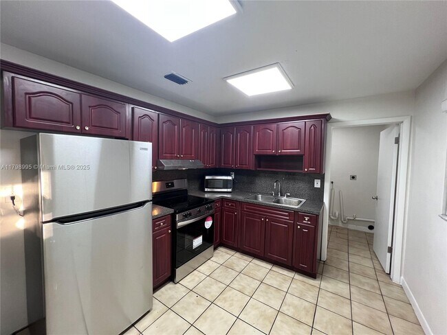 Foto del edificio - 9954 NW 25th Ave