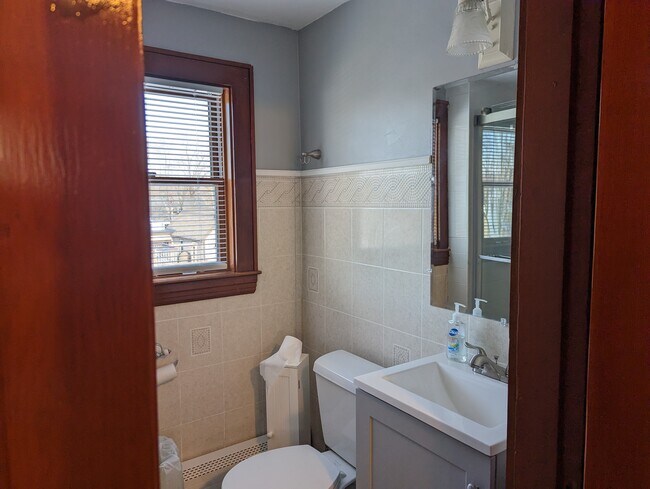 Bathroom - 22 Weymouth St