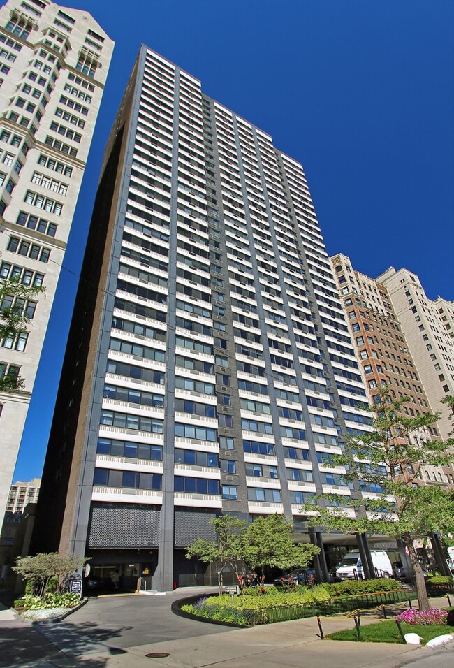 Building Photo - 1440 N Lake Shore Dr