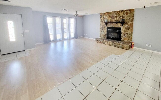 Building Photo - 3215 51st Ave Terrace W