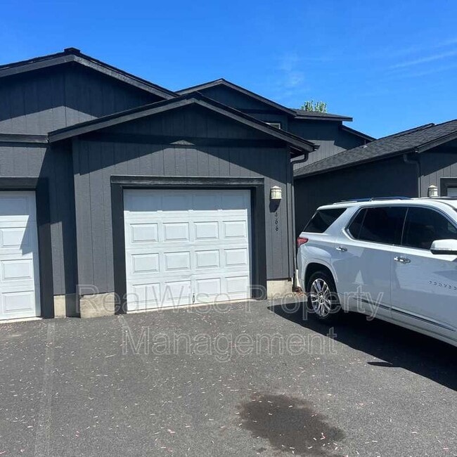 Building Photo - 2466 SW Timber View Ct