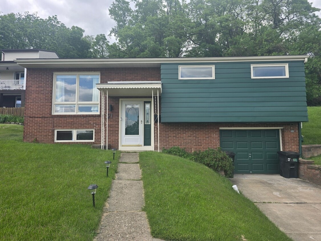 Primary Photo - Updated 3 Bedroom Home - Available NOW!
