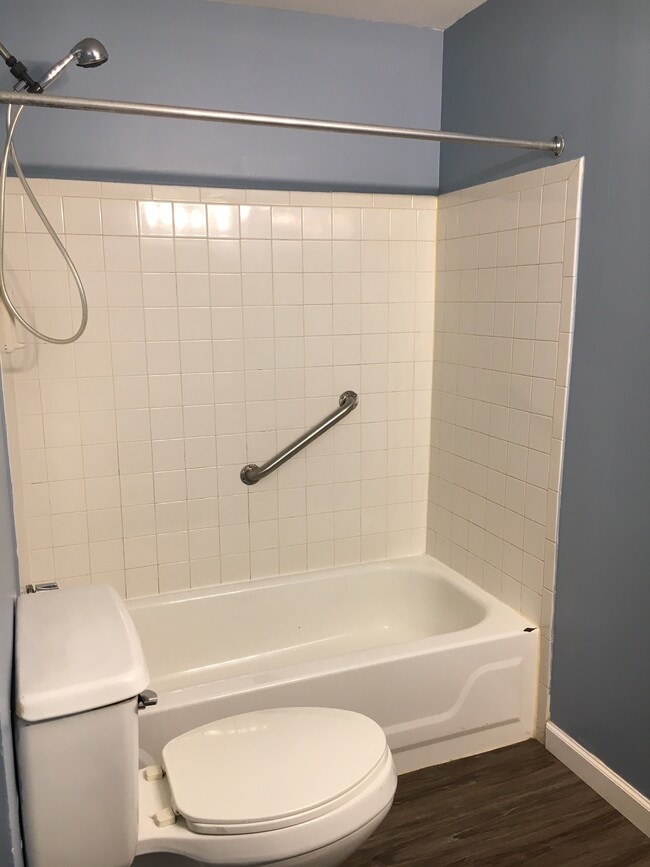 Bathroom - 38 Greeley St