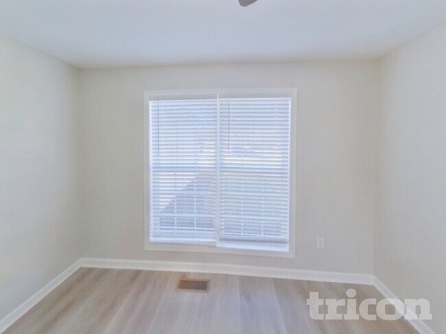 Building Photo - 1510 Ballater Dr