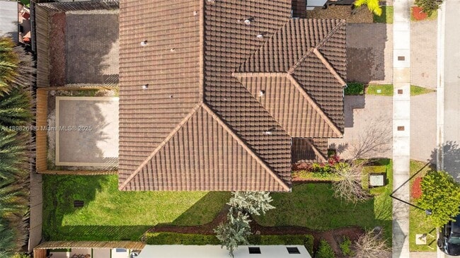 Foto del edificio - 9000 NW 183rd St