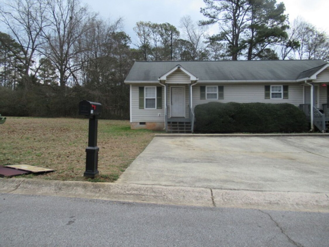 Primary Photo - Nice Carrollton City Duplex