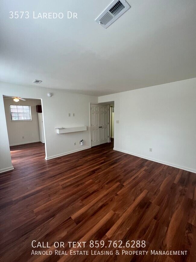 Foto del edificio - 3573 Laredo Dr