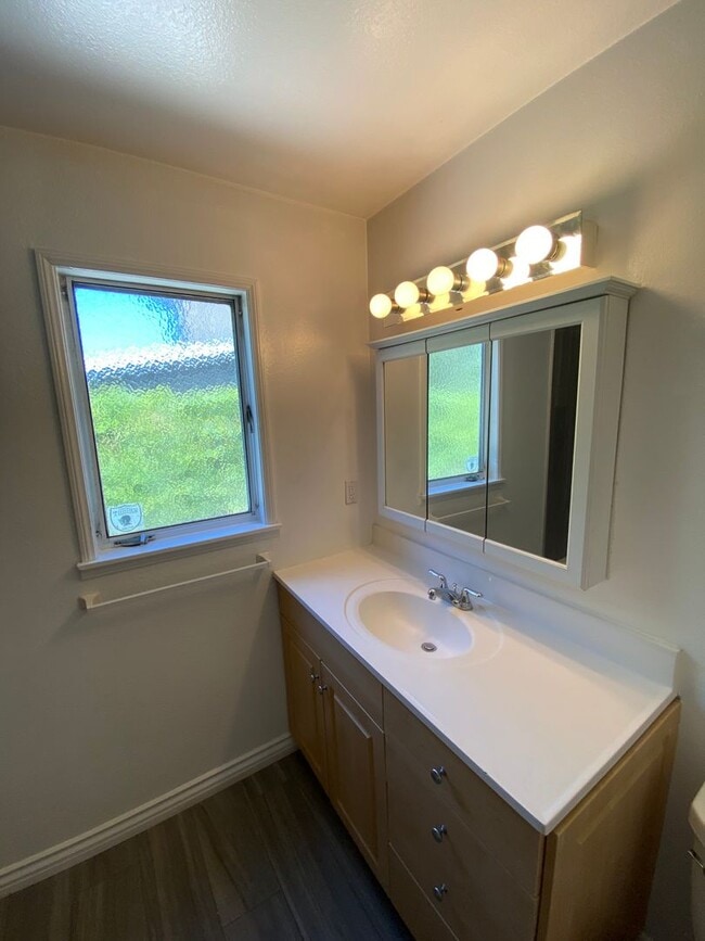 Building Photo - 6885 Pasado Rd