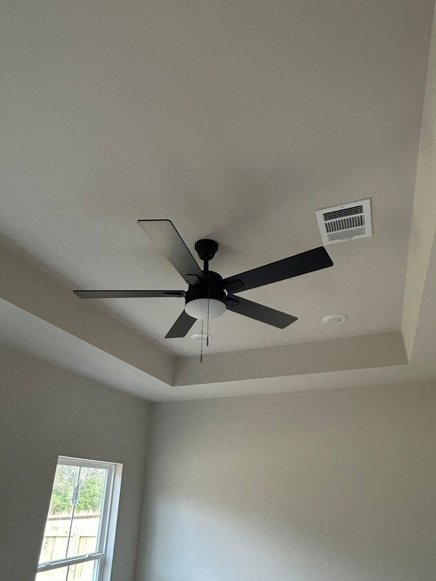 Building Photo - 9956 Golden Ln