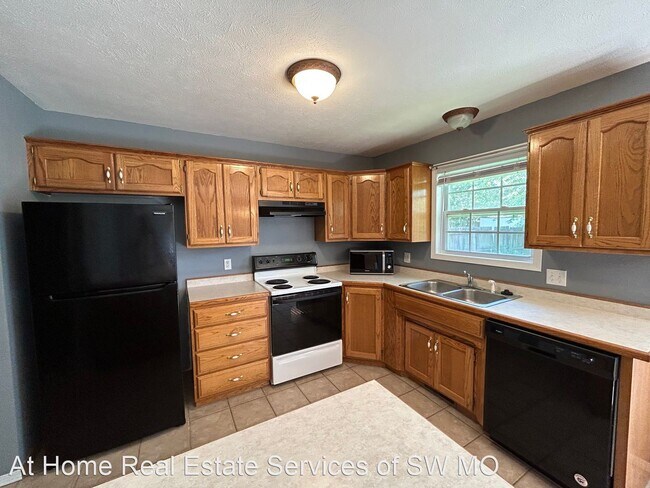 Foto del edificio - 3 br, 2 bath House - 3924 S El Amber