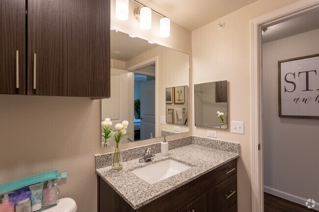 2 BR, 2 BA 960 SF - Eastridge