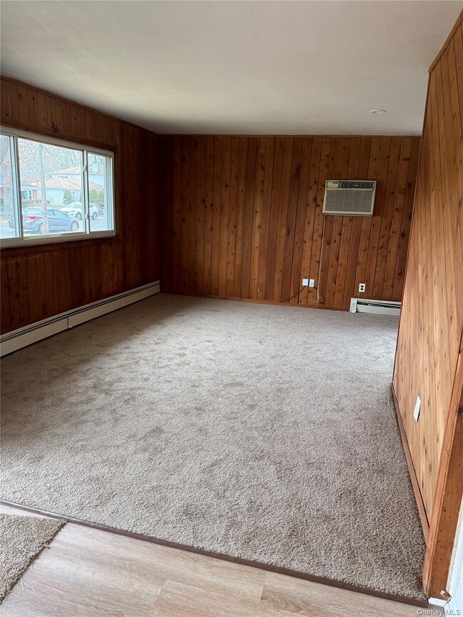 Building Photo - 40 Pinewood Dr