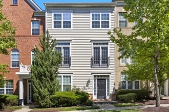 Building Photo - 613 Spectator Ave