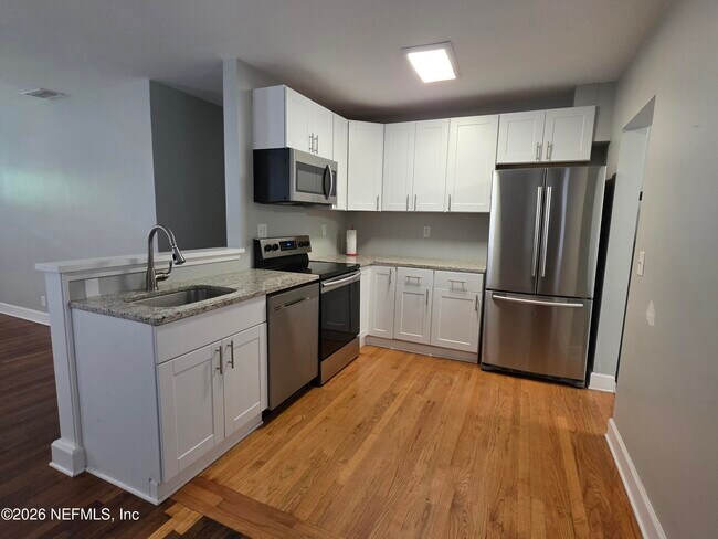 Foto del edificio - 3353 Dellwood Ave